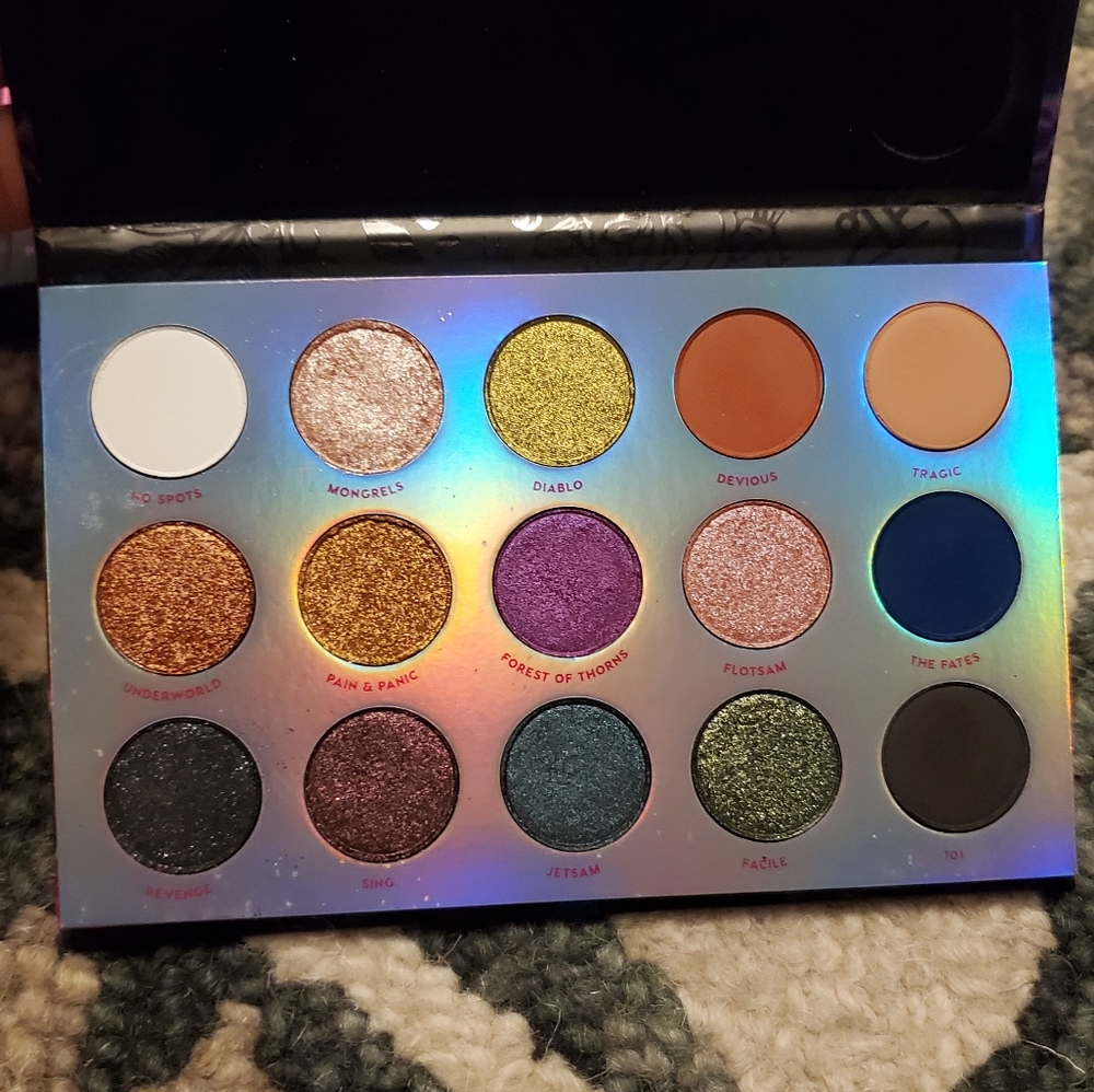 Colourpop eye-shadow - Picture 2 of 2
